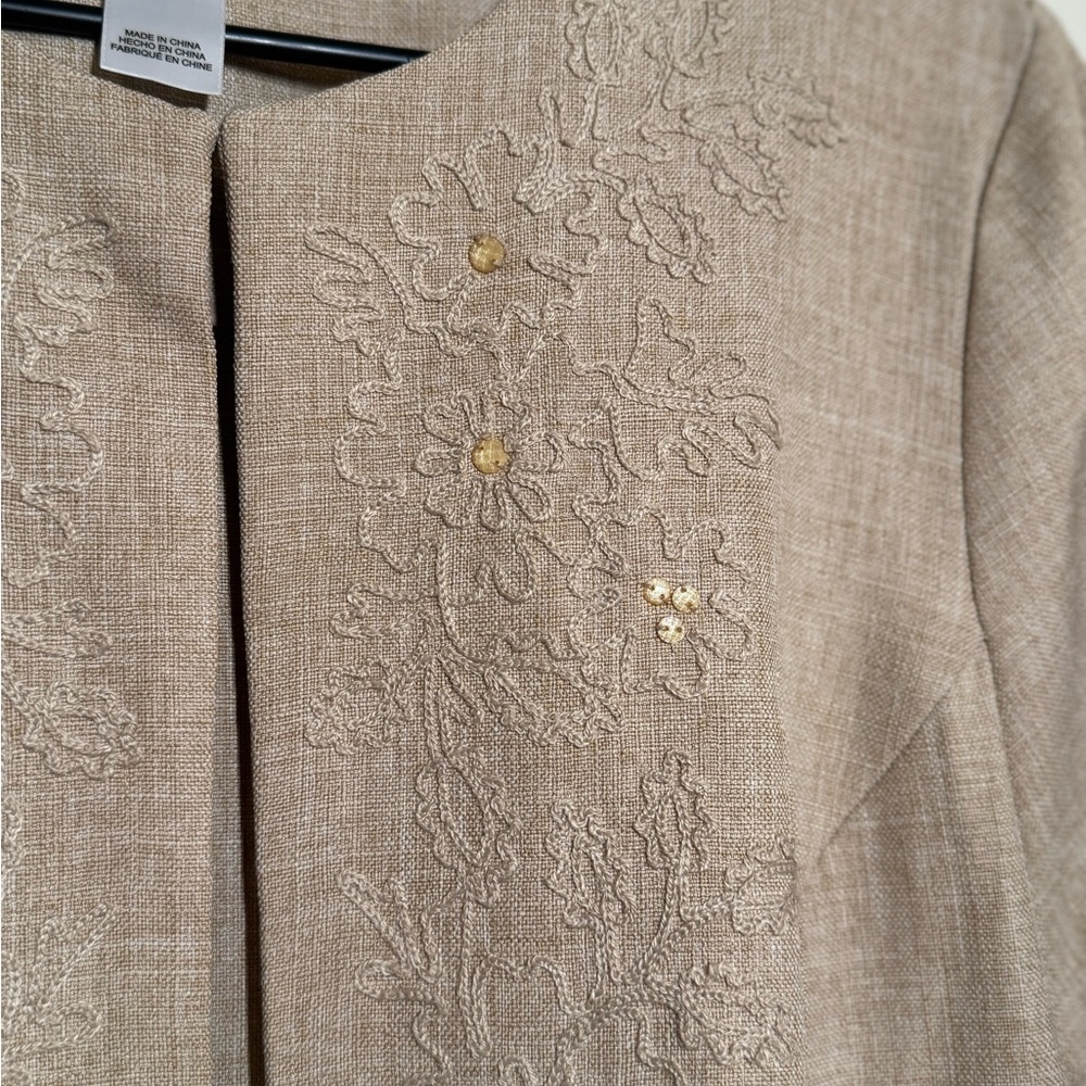 Alfred Dunner Beige Floral Women's Blazer Size 12 - Picture 3 of 6